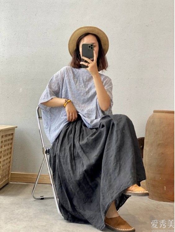 難怪女人不愛穿闊腳褲,今夏流行的“懶人裙”,不費力就很時髦